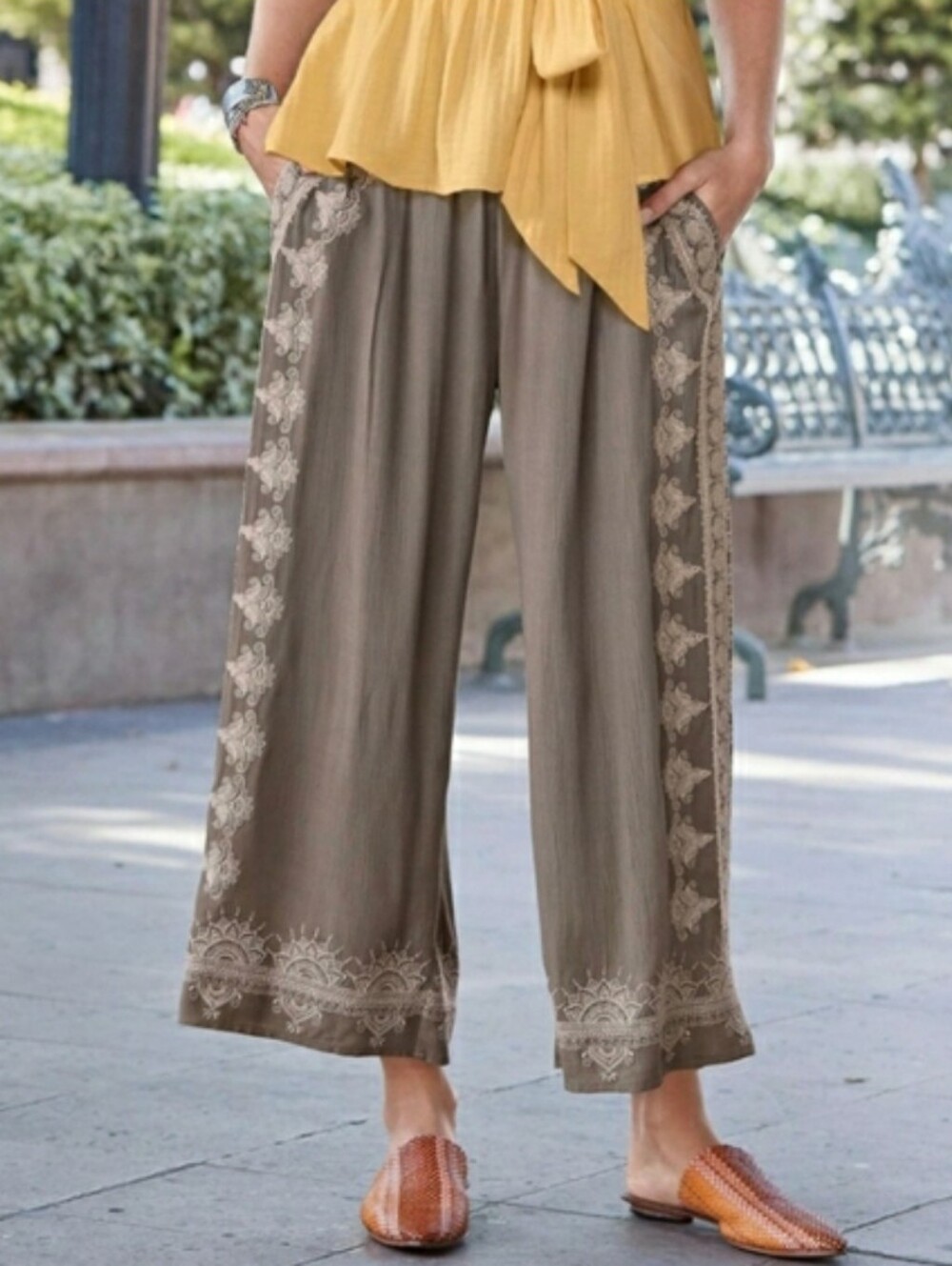 Sundance High-Rise Embroidered Wide-Leg Pants Crinkle Pull On Pockets Taupe S